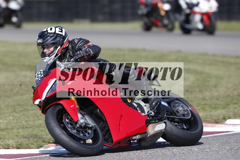 Archiv-2025/49 26.08.2025 Cornu Master School ADR/blau-bleu/28